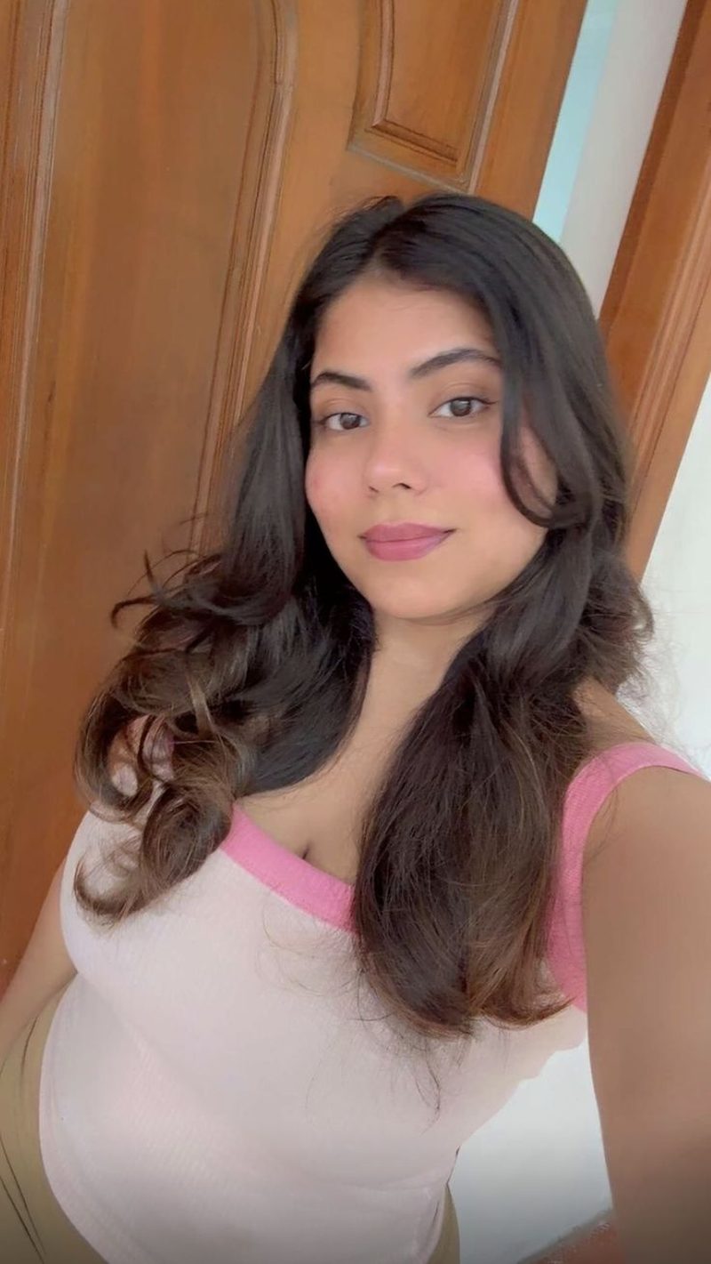 College Escort in Mumbai