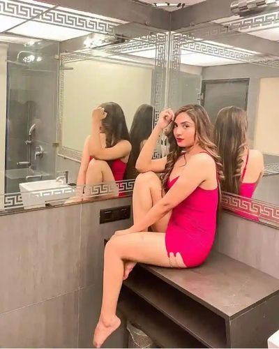 Escort Komal in Juhu Mumbai