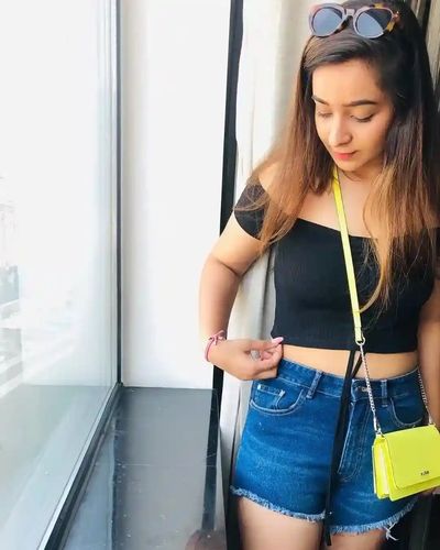 Escort Vedanti in Borivali Mumbai